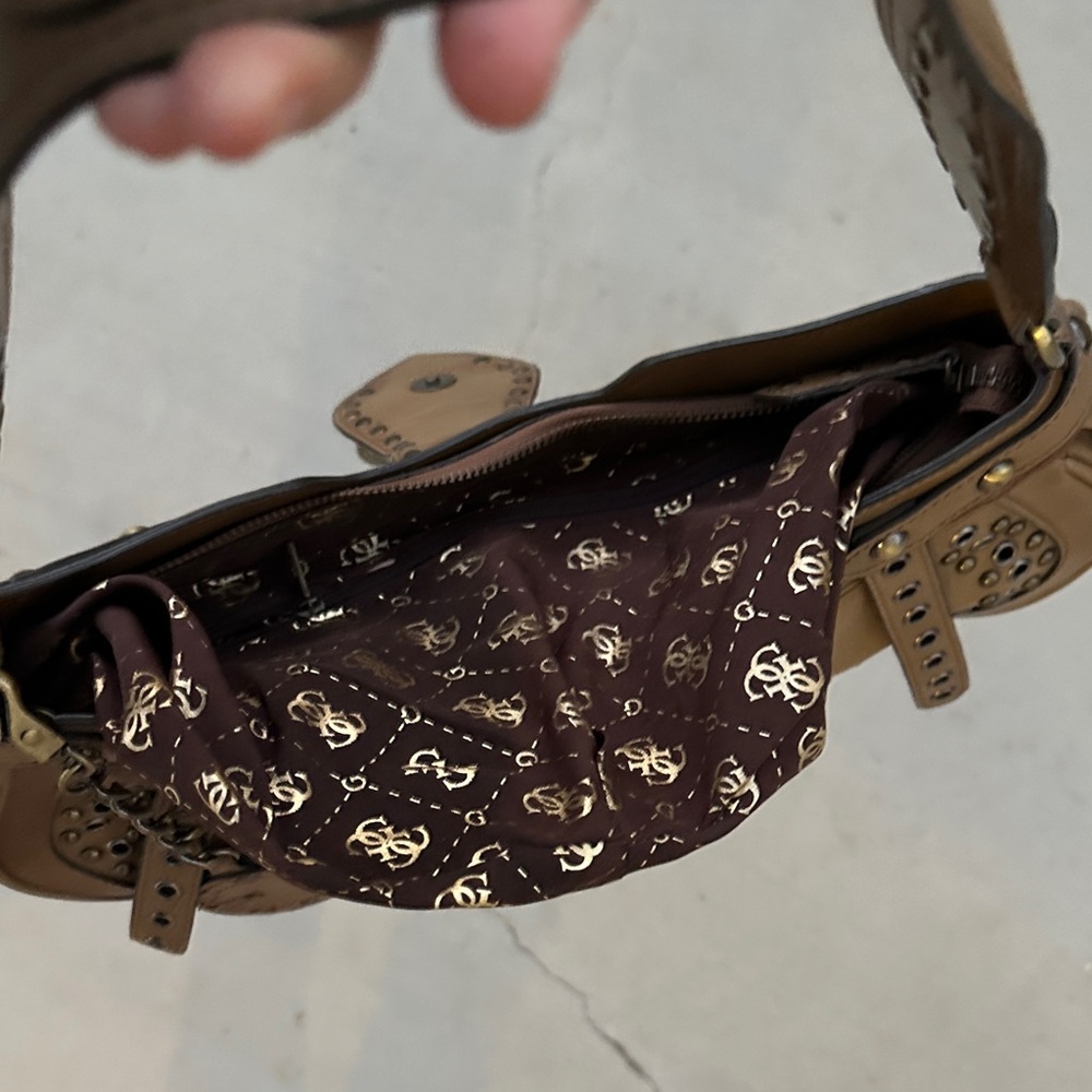 Vintage Guess Studded Brown Leather Shoulder Bag preowned - Picture 14 of 16